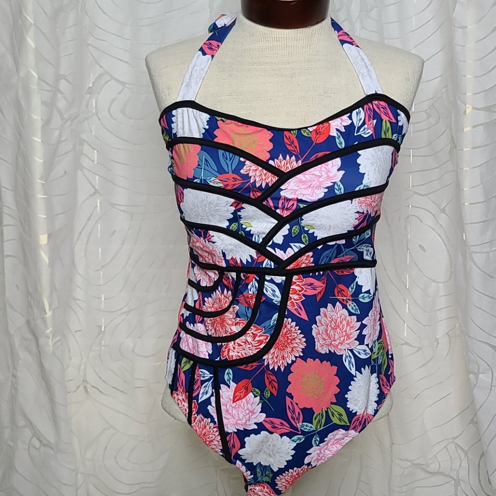 Cupshe One piece bathing suit large lotus print